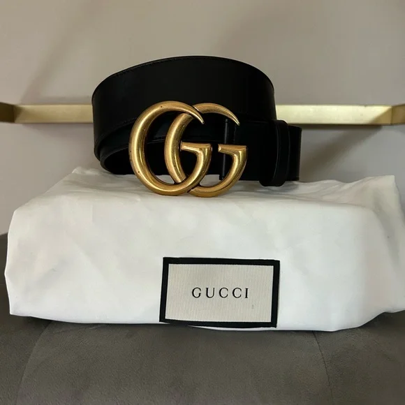 Gucci women’s Belt in Black with Gold GG Buckle Gucci Womens Belt Black Leather With Gold GG AUTHENTIC 75 CM  main image 2